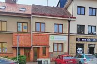 Prodej bytového domu s dentální ordinací v centru obce Jičín, okr. Jičín.