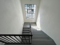 Pronájem skladových prostor 50 m2 - U Dolního Skrýchova u J.Hradce (90,– Kč m2/měsíc) - schodiště.jpg