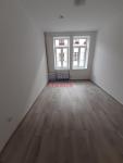 Pronájem zrekonstruovaného bytu 2+1 s balkónem, ulice Štítného České Budějovice - 20210721_082636.jpg
