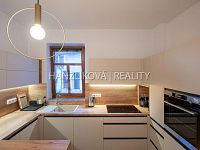 prodej zrekonstruovaného hospodářského stavení o výměře 1759 m2, Pištín u Českých Budjěovic - hlavní část domu / bytu 3kk - kuchyně