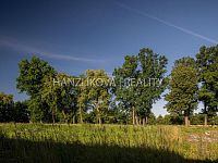 prodej zrekonstruovaného hospodářského stavení o výměře 1759 m2, Pištín u Českých Budjěovic - okolí domu