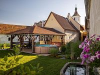 prodej zrekonstruovaného hospodářského stavení o výměře 1759 m2, Pištín u Českých Budjěovic - pohled na dům