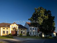 prodej zrekonstruovaného hospodářského stavení o výměře 1759 m2, Pištín u Českých Budjěovic - pohled na dům