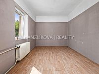 prodej rodinného domu se zahradou a garáží, Vráto - 25-06-09 Vráto RD Foto_20.JPG