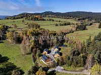 rekreační objekt s vlastním pozemkem 1381 m2 v srdci Lipna - Horní Planá, Pernek - IMG_0584.JPG