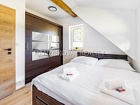 rekreační objekt s vlastním pozemkem 1381 m2 v srdci Lipna - Horní Planá, Pernek - IMG_0566.JPG