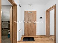 prodej zařízeného apartmánu 3+kk se sklepem a vyhrazeným parkovacím stáním, Černá v Pošumaví - 11.jpg