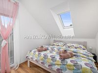 prodej zařízeného apartmánu 3+kk se sklepem a vyhrazeným parkovacím stáním, Černá v Pošumaví - 12.jpg