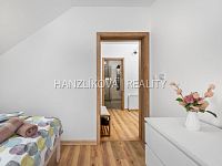 prodej zařízeného apartmánu 3+kk se sklepem a vyhrazeným parkovacím stáním, Černá v Pošumaví - 13.jpg