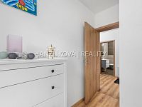 prodej zařízeného apartmánu 3+kk se sklepem a vyhrazeným parkovacím stáním, Černá v Pošumaví - 17.jpg