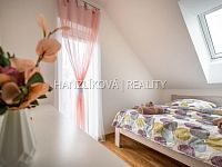 prodej zařízeného apartmánu 3+kk se sklepem a vyhrazeným parkovacím stáním, Černá v Pošumaví - 20.jpg