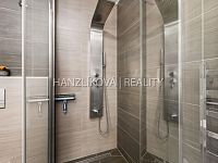 prodej zařízeného apartmánu 3+kk se sklepem a vyhrazeným parkovacím stáním, Černá v Pošumaví - 22 (2).jpg