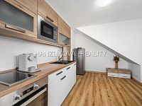 prodej zařízeného apartmánu 3+kk se sklepem a vyhrazeným parkovacím stáním, Černá v Pošumaví - 3.jpg