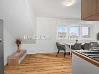 prodej zařízeného apartmánu 3+kk se sklepem a vyhrazeným parkovacím stáním, Černá v Pošumaví - 4.jpg