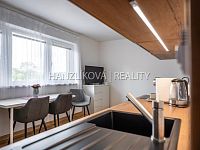prodej zařízeného apartmánu 3+kk se sklepem a vyhrazeným parkovacím stáním, Černá v Pošumaví - 5.jpg