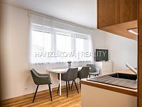 prodej zařízeného apartmánu 3+kk se sklepem a vyhrazeným parkovacím stáním, Černá v Pošumaví - 7.jpg