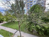 Pronájem bytu 2+1, Plzeňská ulice - Nabízíme k pronájmu byt 2+1 v panelovém domě v blízkosti řeky Vltavy, a to v Plzeňské ulici.