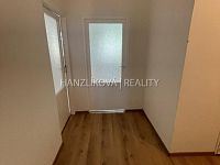 Pronájem bytu 2+1, Plzeňská ulice - Nabízíme k pronájmu byt 2+1 v panelovém domě v blízkosti řeky Vltavy, a to v Plzeňské ulici.