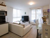 Pronájem nového bytu 2+kk s terasou a sklepem, Klaricova ul., České Budějovice - Obývací pokoj, pronájem bytu 2+kk, Klaricova, České Budějovice