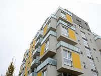 Pronájem nového bytu 2+kk s terasou a sklepem, Klaricova ul., České Budějovice - Okolí domu, pronájem bytu 2+kk, Klaricova, České Budějovice