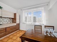 prostorný rodinný dům v Rudolfově - ideální pro bydlení dvou generací i podnikání - bytová jednotka v 1. NP