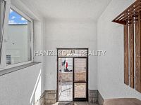 prostorný rodinný dům v Rudolfově - ideální pro bydlení dvou generací i podnikání - bytová jednotka v 1. NP