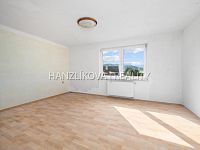 prostorný rodinný dům v Rudolfově - ideální pro bydlení dvou generací i podnikání - bytová jednotka ve 2NP