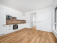 Pronájem novostavby bytu 3+kk s lodžií a garážovým stáním, byt číslo B.26, residence Hálkova, ČB - 5.jpg