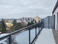 Pronájem nového bytu 2+kk s terasou, sklepem a garážovým stáním, ul. K. Šatala., České Budějovice - Terasa, pronájem bytu 2+kk, K. Šatala, České Budějovice