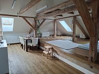 prodej bytu 2kk, 66 m2 v podkroví zrekonstruované bývalé Obecní školy - Polná na Šumavě - 20251116_150457.jpg