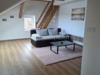 pronájem bytu 2kk, 66 m2 v podkroví zrekonstruované bývalé Obecní školy - Polná na Šumavě - 20251116_150201.jpg