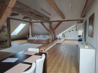 pronájem bytu 2kk, 66 m2 v podkroví zrekonstruované bývalé Obecní školy - Polná na Šumavě - 20251116_150217.jpg