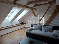 pronájem bytu 2kk, 66 m2 v podkroví zrekonstruované bývalé Obecní školy - Polná na Šumavě - 20251116_150451.jpg