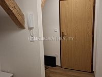 pronájem bytu 2kk, 66 m2 v podkroví zrekonstruované bývalé Obecní školy - Polná na Šumavě - 20251116_150550.jpg