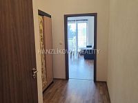 Pronájem zařízeného bytu 2+kk (č.14) s balkonem, U Lesa 3.etapa, ČB - Předsíň, pronájem bytu 2+kk, U Lesa, České Budějovice