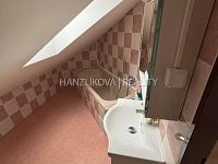 Pronájem podkrovního bytu 1+kk (ateliér), Husova tř. - Koupelna, pronájem bytu 1+kk, Husova tř., České Budějovice