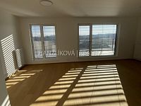 Pronájem nadstandardního bytu 4+kk 103 m2 s terasou  55m2 , byt C.P.1- terasy Branišovská, ČB - Pronájem nadstandardního bytu 4+kk 103 m2 s terasou  55m2 , byt C.P.1- terasy Branišovská, ČB