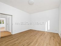 Výjimečná investiční příležitost v Havl. kolonii – 2 zrekonstruované byty v jednom, zahrada, sklep - fotografie bytu 3kk