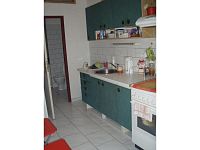 Pronájem zděného bytu 2+1 (č.5) se zahradou, Puklicova ulice - Kuchyně, pronájem bytu 2+1, Puklicova, České Budějovice