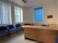 Pronájem kancelářských prostor ( 37 m2) s parkováním, Husova tř. - centrum ČB - IMG_1512.jpeg