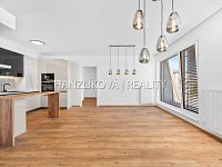 pronájem podkrovního bytu 3+kk 80 m2 s terasou 30m2 , byt A.P.3- terasy Branišovská, ČB