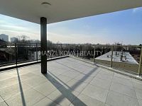 pronájem nadstandarndího nového bytu 3+kk s terasou B33, sklepem a parkováním, residence Hálkova - IMG_6383.jpg