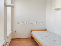 Pronájem malého částečně zařízeného bytu 2+kk, ul. Rudolfovská - Ložnice, pronájem malého bytu 2+kk, Rudolfovská, České Budějovice