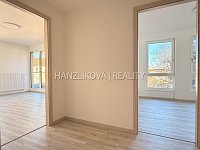 Pronájem moderního bytu 2+kk s lodžií, byt č. 18, 3. NP – Rezidence Hálkova, Pražské předměstí - IMG_2334.jpeg