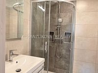 Pronájem moderního bytu 2+kk s lodžií, byt č. 18, 3. NP – Rezidence Hálkova, Pražské předměstí - IMG_2336.jpeg