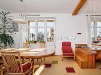 Velkorysý mezonet 4+kk ( 143 m2) u Malého jezu / klid, prostor a atmosféra domu