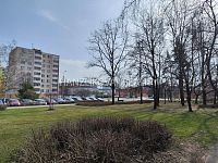 Pronájem kompletně zrekonstruovaného bytu 1+1 s balkónem, J. Opletala, sídliště Šumava - Okolí domu, pronájem bytu 1+1, J. Opletala, České Budějovice