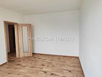 Pronájem kompletně zrekonstruovaného bytu 1+1 s balkónem, J. Opletala, sídliště Šumava - Pokoj, pronájem bytu 1+1, J. Opletala, České Budějovice