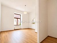 Pronájem bytu 1+1 s odděleným kuch. koutem, 47 m2,Žižkova tř. České Budějovice - byt Žižkova, 1+1, 6.jpg.jpg
