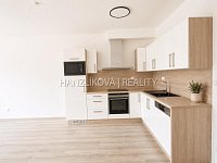 Pronájem bytu 2+kk ve 2.NP s terasou 22m2, rezidence DLOUHÁ LOUKA 1.etapa - Foto 3